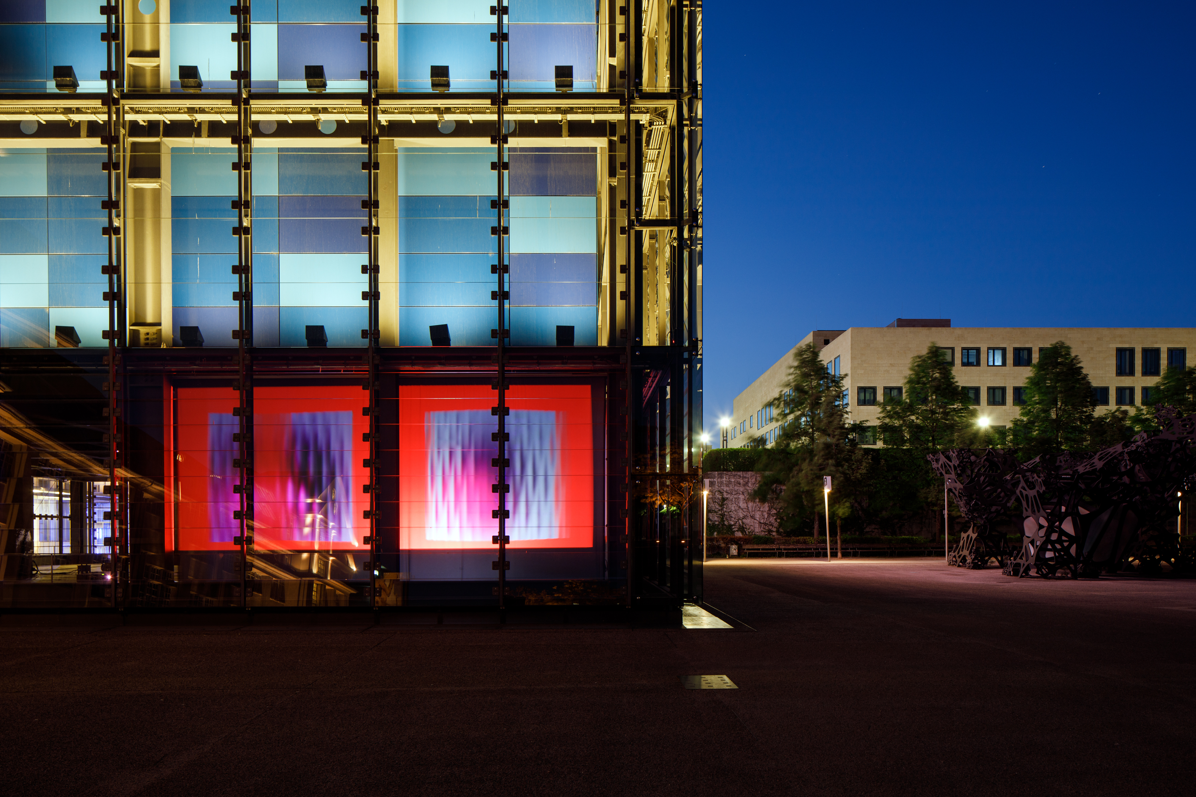 On display is the ZKM Subcubus with three projection surfaces on which colors oscillate.